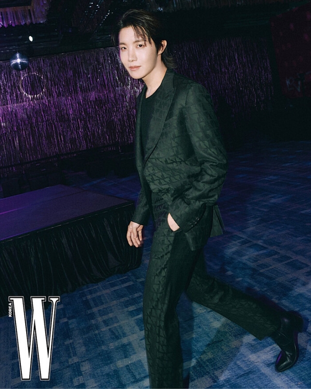 NewJeans ニュジ　Wkorea ハニ　ダニエル　雑誌 韓国 雑誌 W (ダブリュー) 2023年 7月号 (NewJeansのハニ表紙
