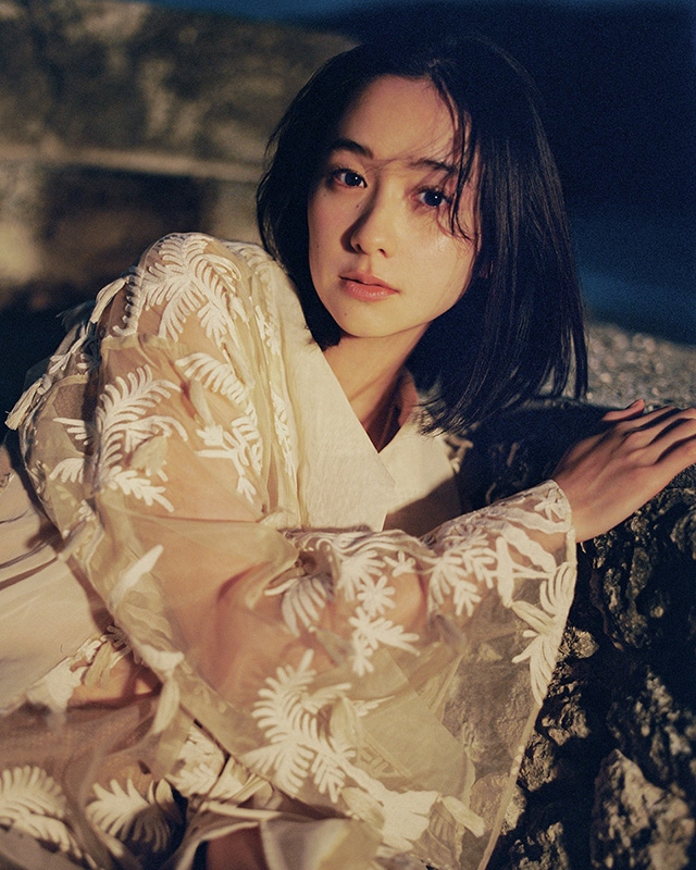 Amazon.co.jp: サイン本 堀田真由 直筆サイン入り 写真集 MY