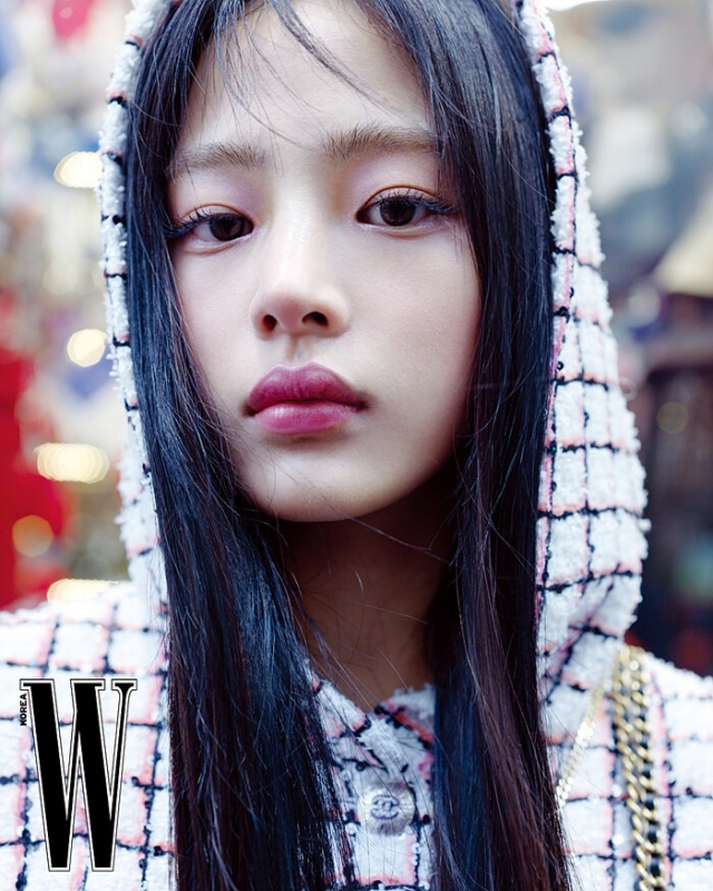 W Korea 2024年 4月号【表紙：ジス（BLACKPINK）B】 : Magazine 