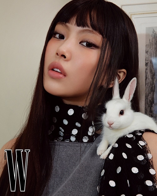 W Korea 2024年 11月号【表紙：ジェニー（BLACKPINK）A