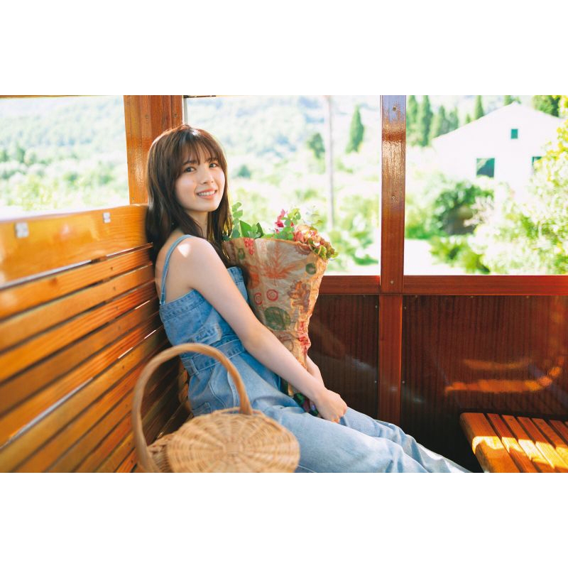 Stocks at Physical HMV STORE] 乃木坂46 筒井あやめ1st写真集