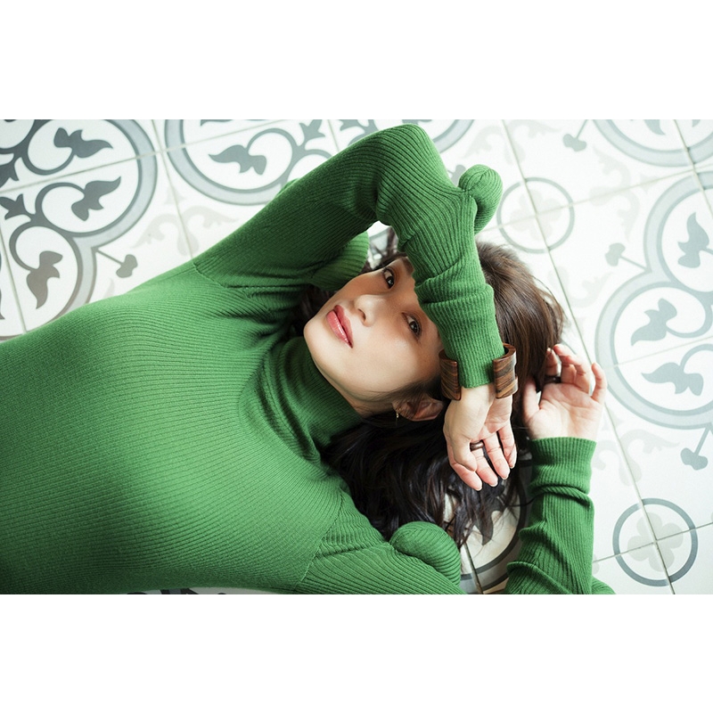 上戸彩写真集 Midday Reverie : 上戸彩 | HMV&BOOKS online