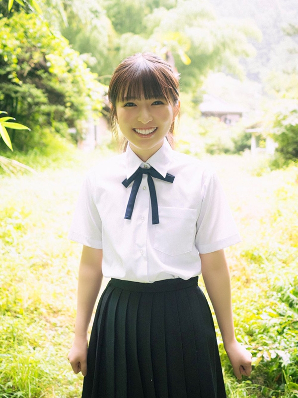 HMV&BOOKS online限定特典：高井俐香（日向坂46）ポストカード