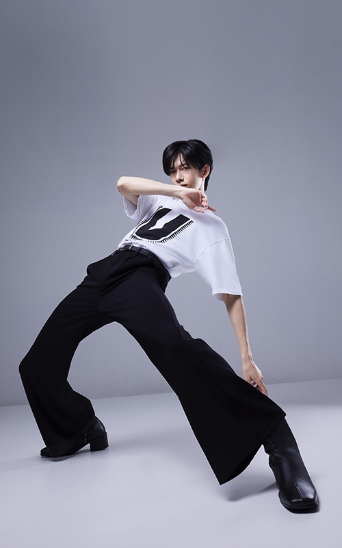 受注販売》超特急リョウガトレーディングカード「RYOGA THE CARD