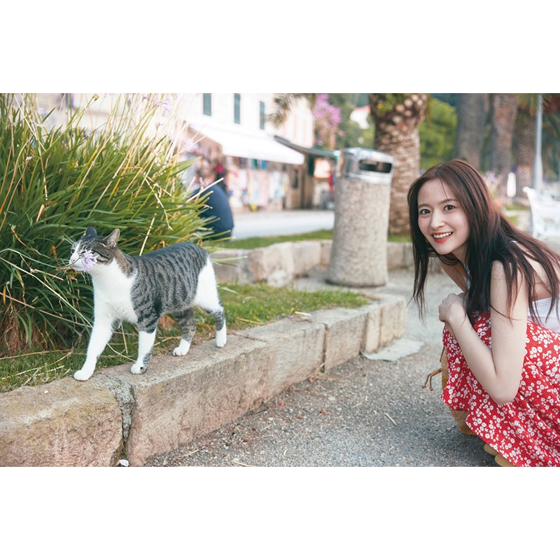 乃木坂46 金川紗耶1st写真集『好きのグラデーション』 : 金川紗耶