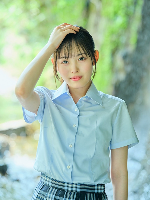 HMV&BOOKS online限定特典：渡辺莉奈（日向坂46）ポストカードB