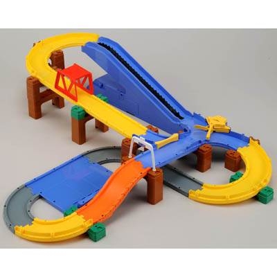 タカラトミー トミカシステム 3ACTION オート高速どうろセット Amazon.co.jp: トミカシステム 3ACTION オート高速どうろセット