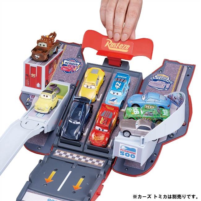 カーズ トミカ スピードウェイに変身！マックィーン | HMV&BOOKS
