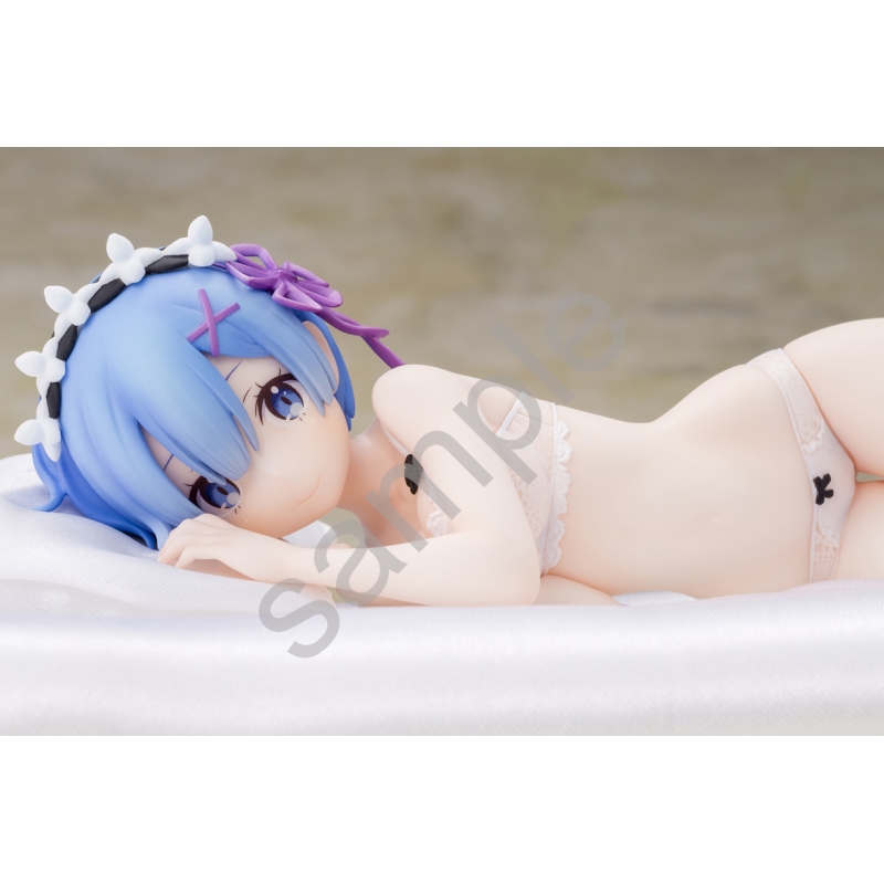 1/7スケールフィギュア「レム 添い寝Ver.」 イラスト入り　ハンカチ付き 1/7スケールフィギュア「レム 添い寝Ver.」 イラスト入り