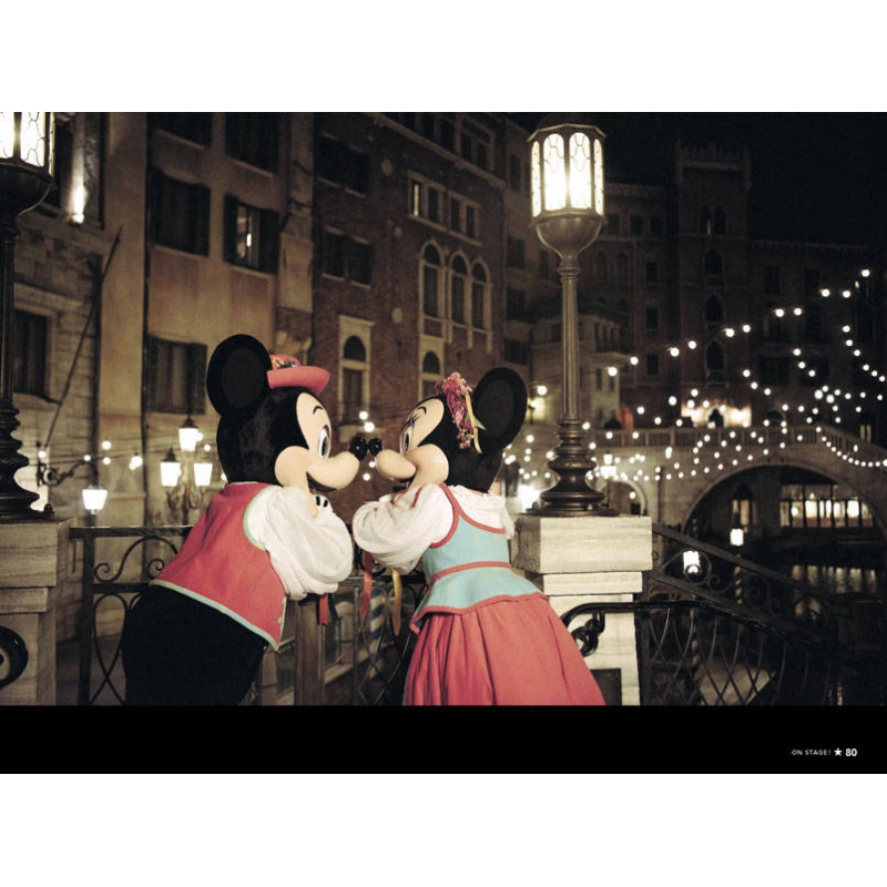 Tokyo Disney Resort Photography Project Imagining The Magic On Stage ディズニーファン編集部 Hmv Books Online